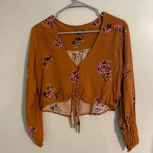 10 DOLLAR SALE ON EVERYTHING: Cropped Long sleeve Floral Shirt